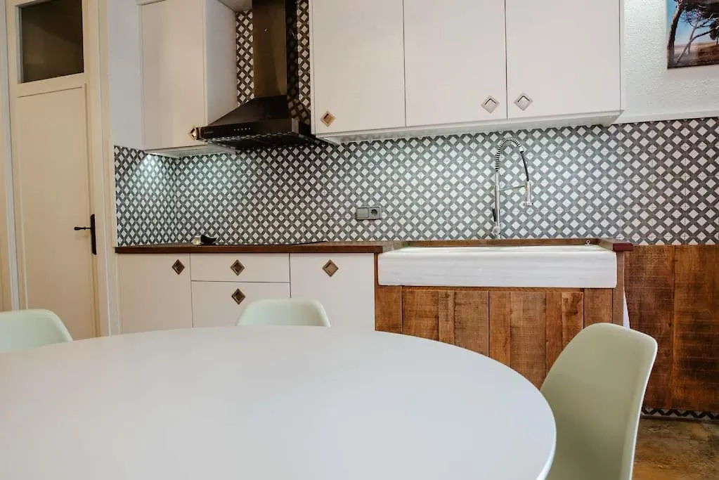 Apartment For 6 With Pool, Garden, Climbing Area Malgrat de Mar