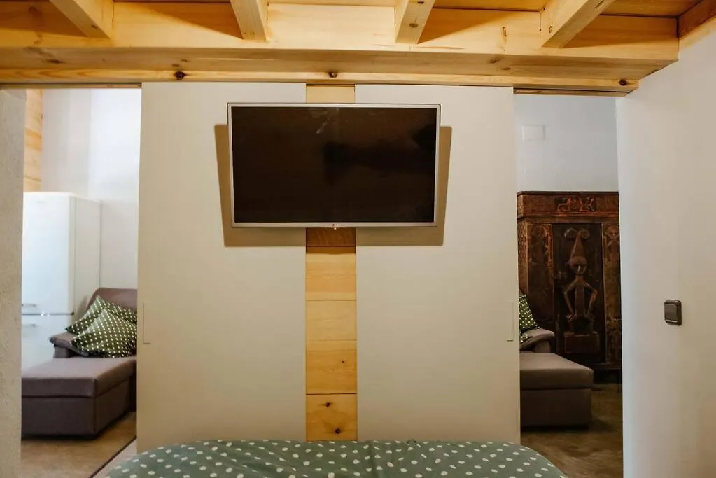 Apartment For 6 With Pool, Garden, Climbing Area Malgrat de Mar Spain